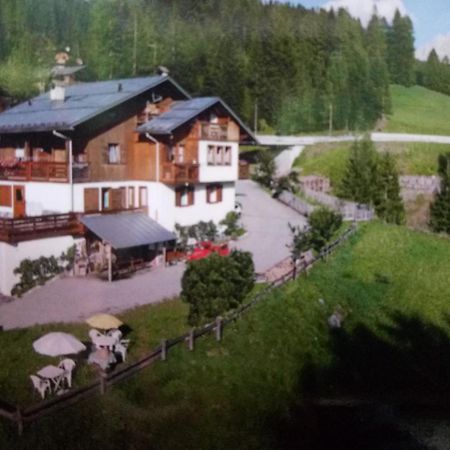 Garni La Rondine Otel Selva di Cadore Dış mekan fotoğraf
